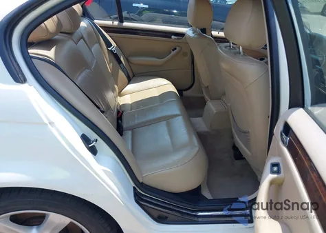 2005 BMW 330I from USA, damaged, VIN WBAEV53485KM41046